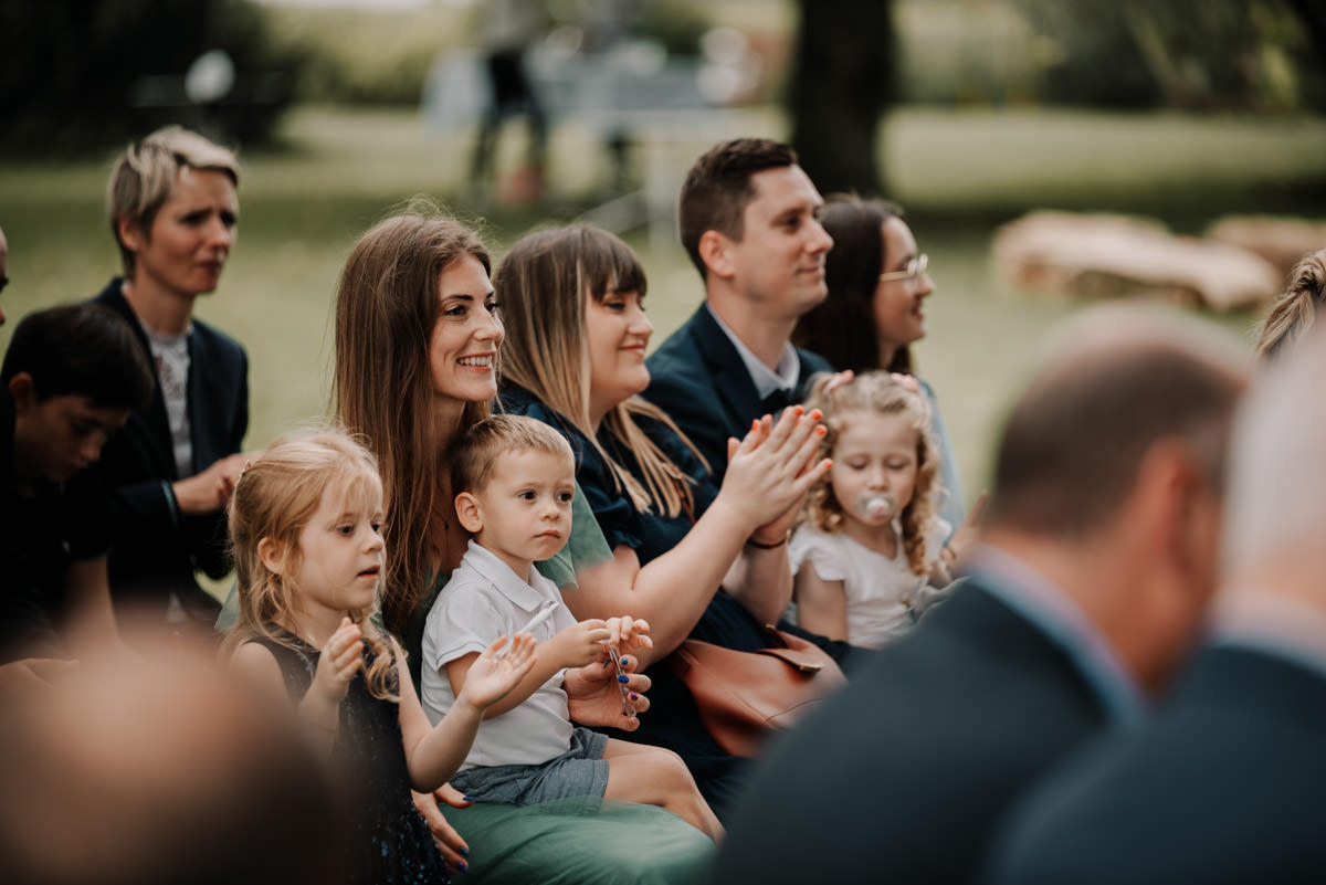 Mariage Moody, Clos de la robe